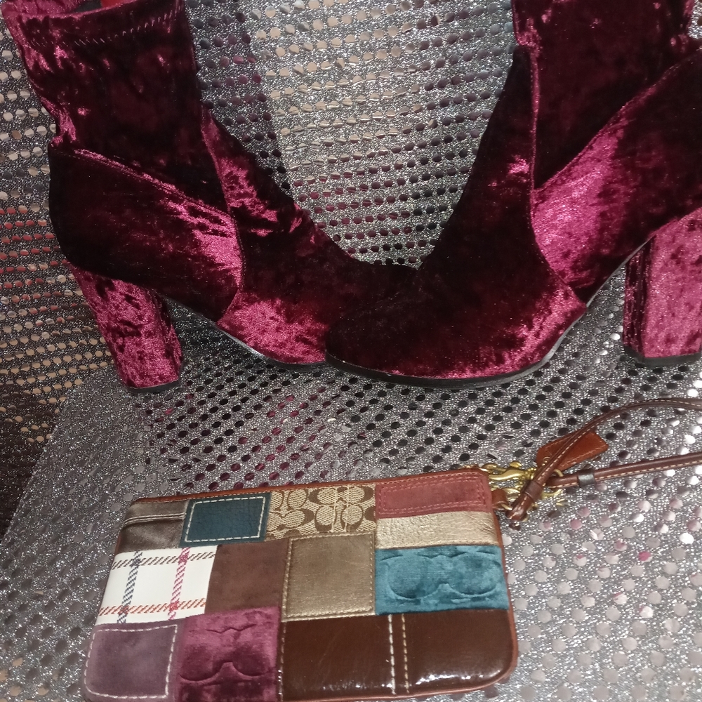 Multi pattern Genuine mini Coach pouch - Picture 4 of 4